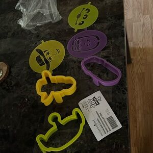 Pampered chef pancake molds and stencils